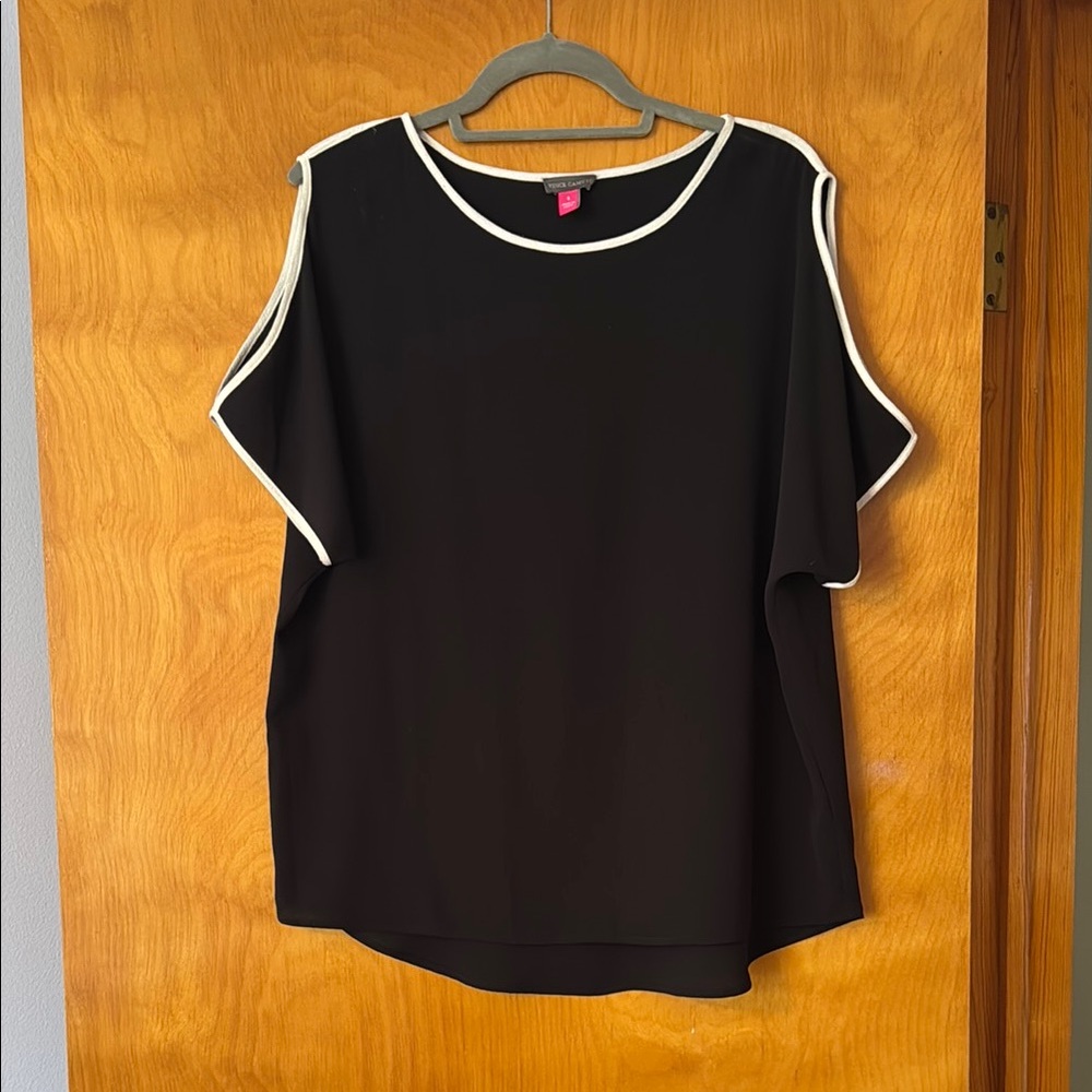 NWOT Vince Camuto Open Shoulder Black and White Women's Top